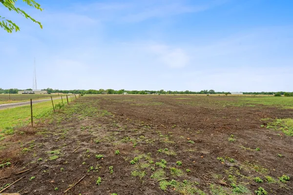 $598,000 | 9338 San Marcos Highway, Lockhart, TX 78644