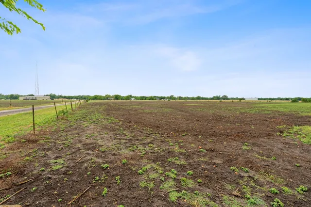 $598,000 | 9338 San Marcos Highway, Lockhart, TX 78644