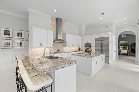 $2,735,000 | 10501 North Camelot Circle, Davie, FL 33328