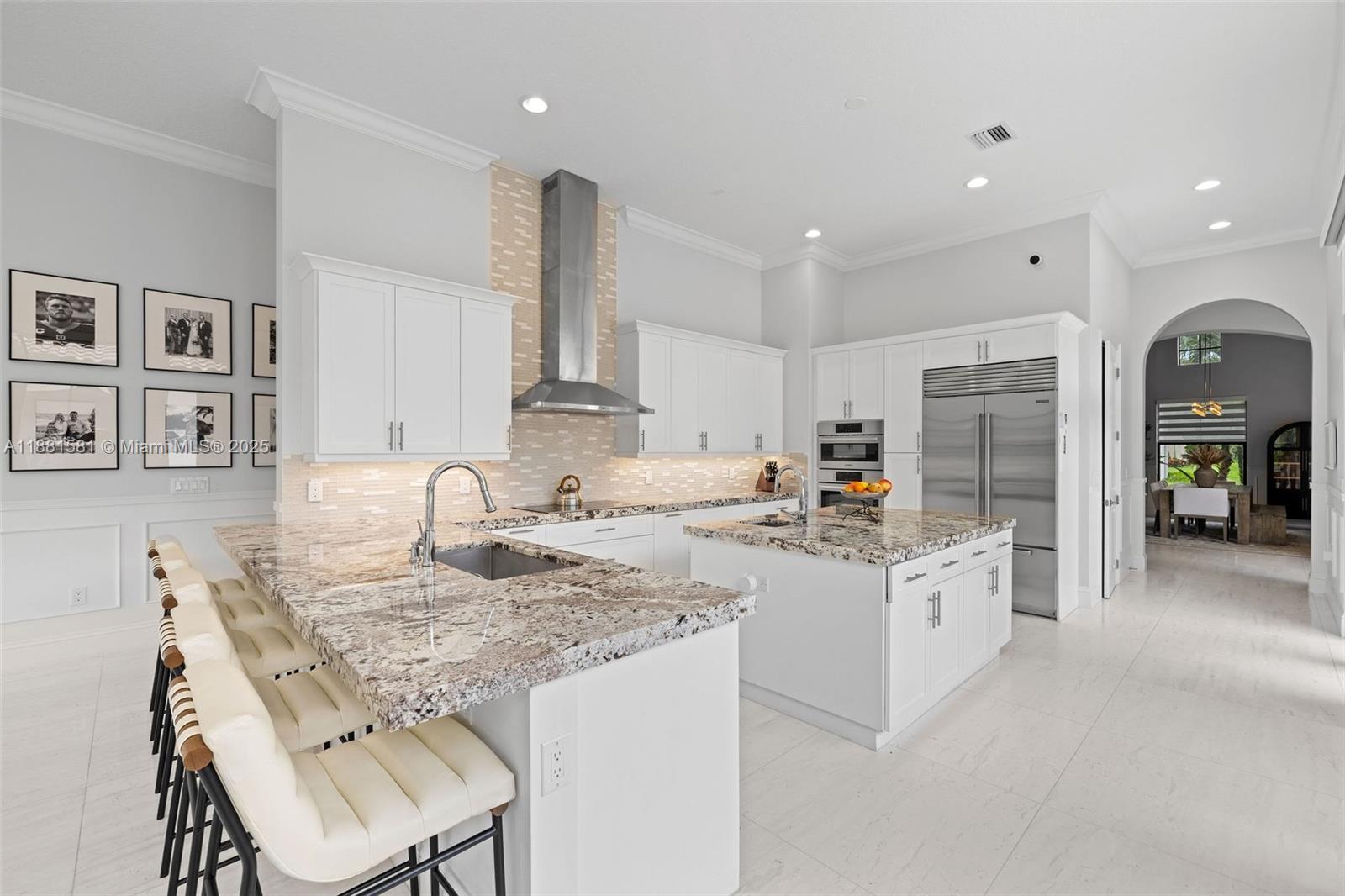 10501 North Camelot Circle Davie, FL 33328 - Photo 14 of 74