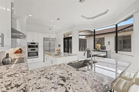 $2,735,000 | 10501 North Camelot Circle, Davie, FL 33328