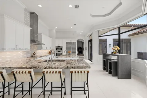 $2,735,000 | 10501 North Camelot Circle, Davie, FL 33328