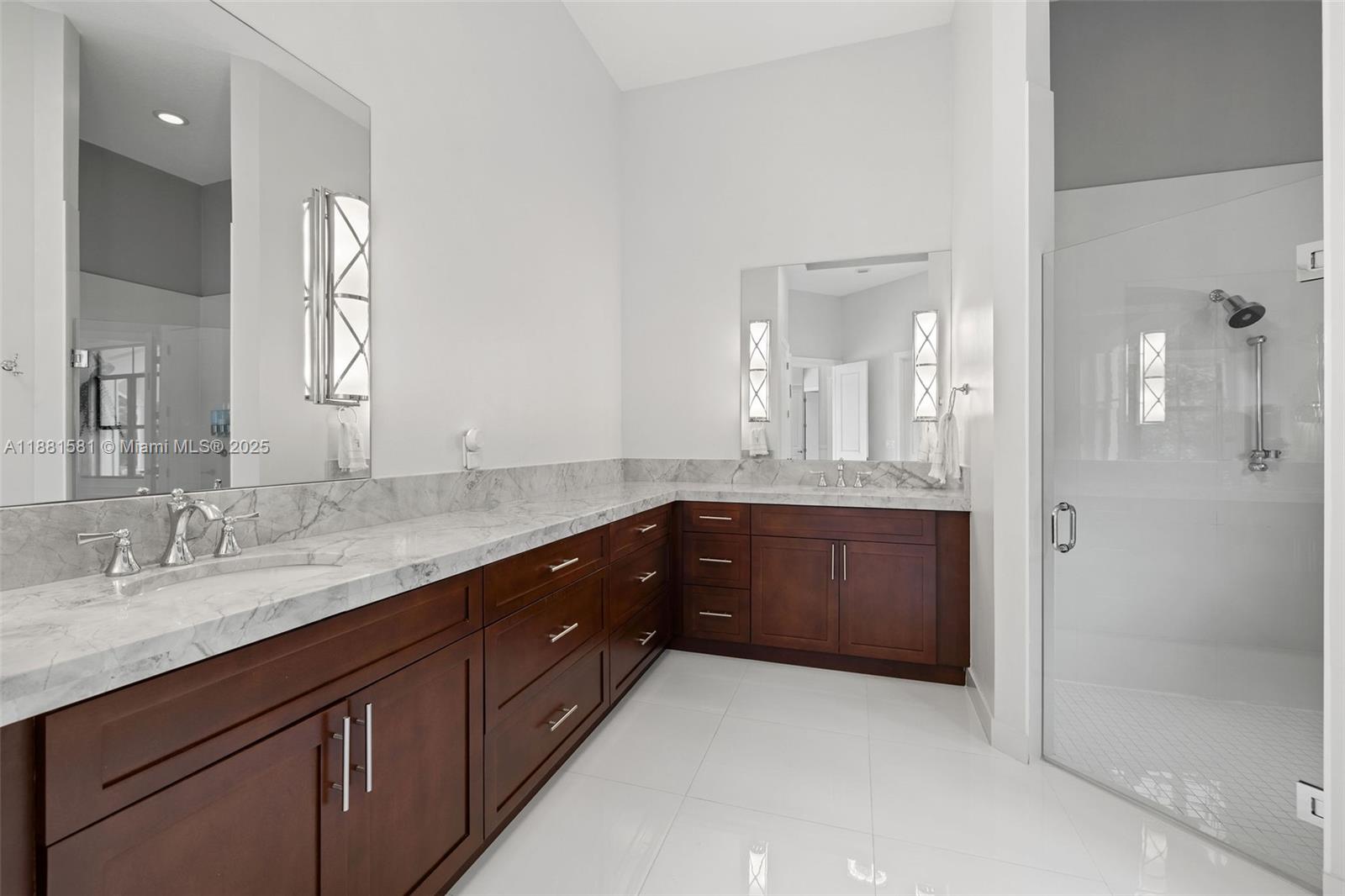 10501 North Camelot Circle Davie, FL 33328 - Photo 24 of 74