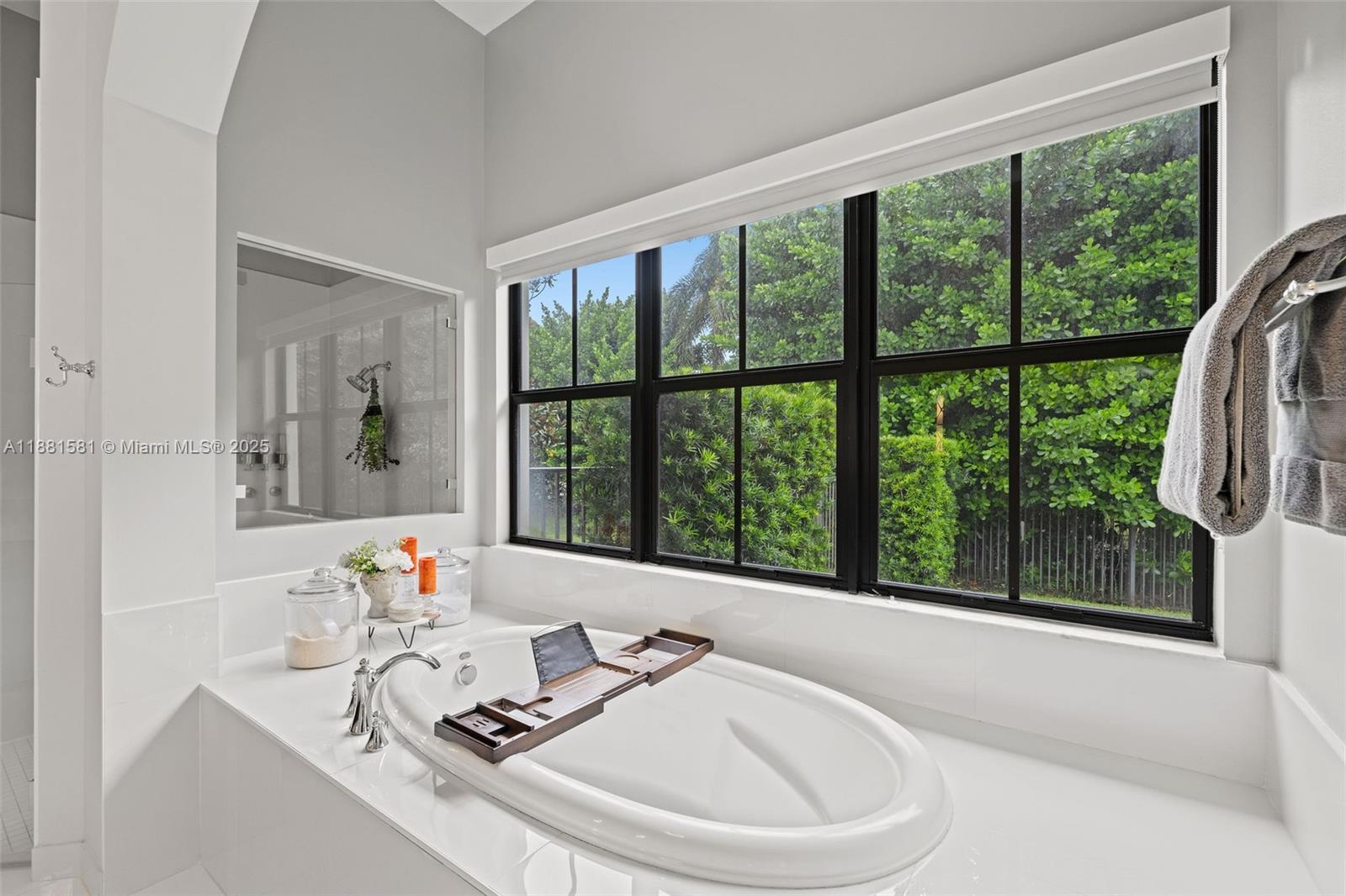 10501 North Camelot Circle Davie, FL 33328 - Photo 25 of 74