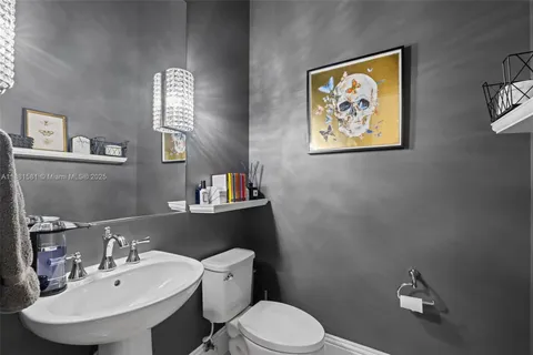 $2,735,000 | 10501 North Camelot Circle, Davie, FL 33328