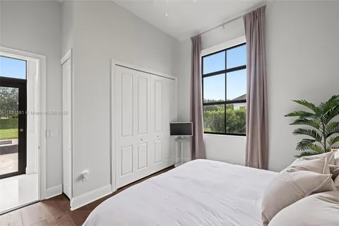 $2,735,000 | 10501 North Camelot Circle, Davie, FL 33328