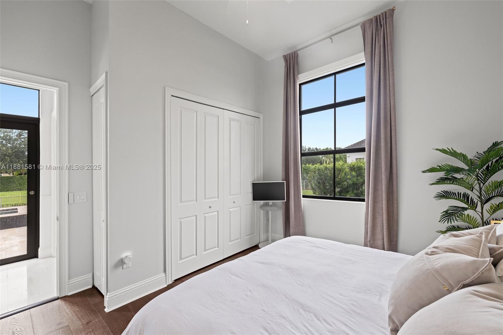 10501 North Camelot Circle Davie, FL 33328 - Photo 35 of 74