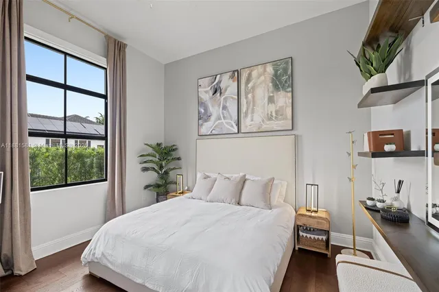 $2,625,000 | 10501 North Camelot Circle, Davie, FL 33328