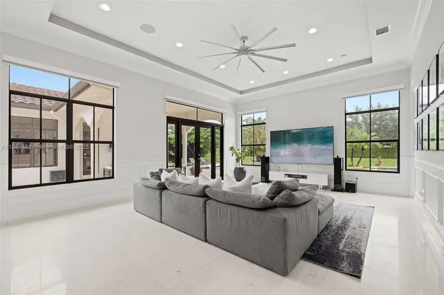 $2,625,000 | 10501 North Camelot Circle, Davie, FL 33328
