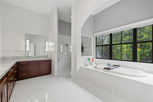 $2,625,000 | 10501 North Camelot Circle, Davie, FL 33328