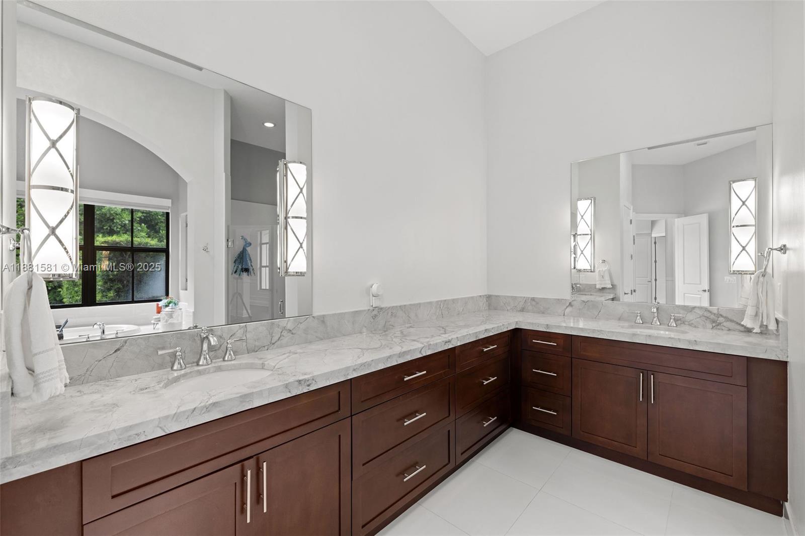 10501 North Camelot Circle Davie, FL 33328 - Photo 46 of 74