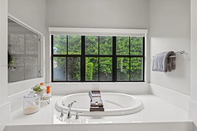 $2,625,000 | 10501 North Camelot Circle, Davie, FL 33328