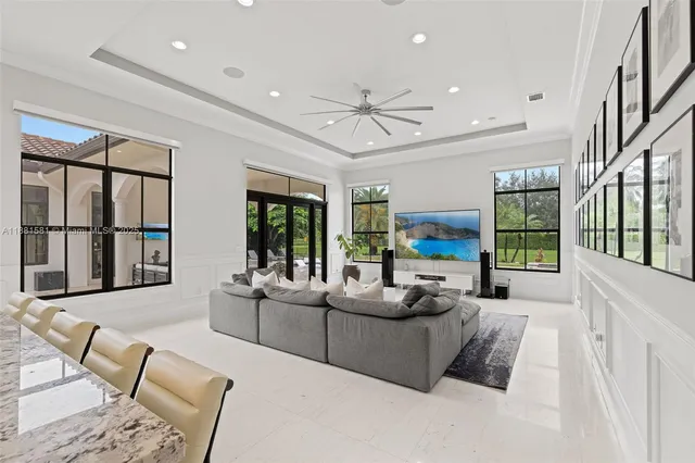 $2,625,000 | 10501 North Camelot Circle, Davie, FL 33328