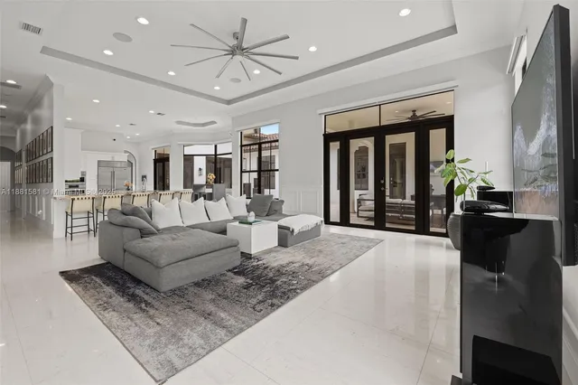 $2,625,000 | 10501 North Camelot Circle, Davie, FL 33328