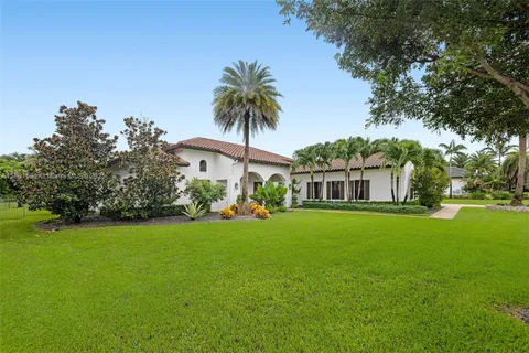 $2,735,000 | 10501 North Camelot Circle, Davie, FL 33328