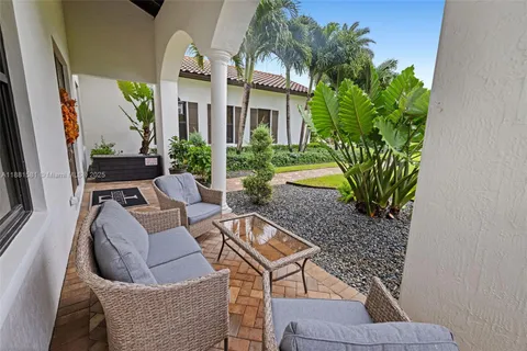 $2,735,000 | 10501 North Camelot Circle, Davie, FL 33328