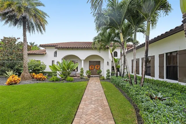 $2,625,000 | 10501 North Camelot Circle, Davie, FL 33328