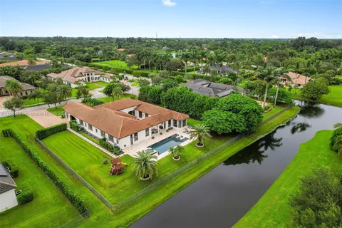 $2,735,000 | 10501 North Camelot Circle, Davie, FL 33328