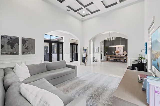 $2,625,000 | 10501 North Camelot Circle, Davie, FL 33328