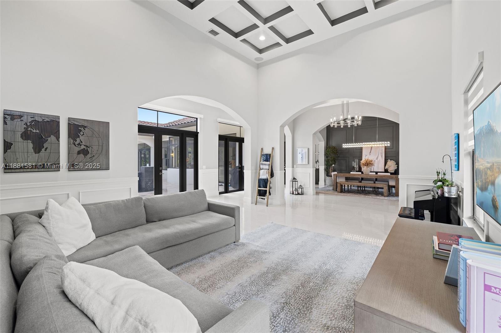 10501 North Camelot Circle Davie, FL 33328 - Photo 8 of 74