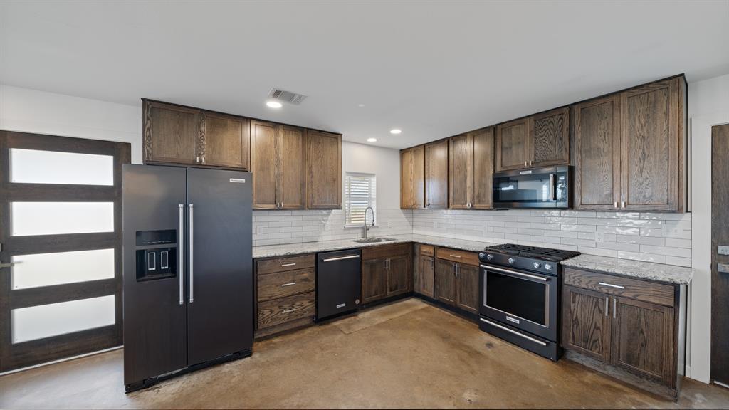 810 VZ County Road Canton, TX 75103 - Photo 8 of 28 kitchen