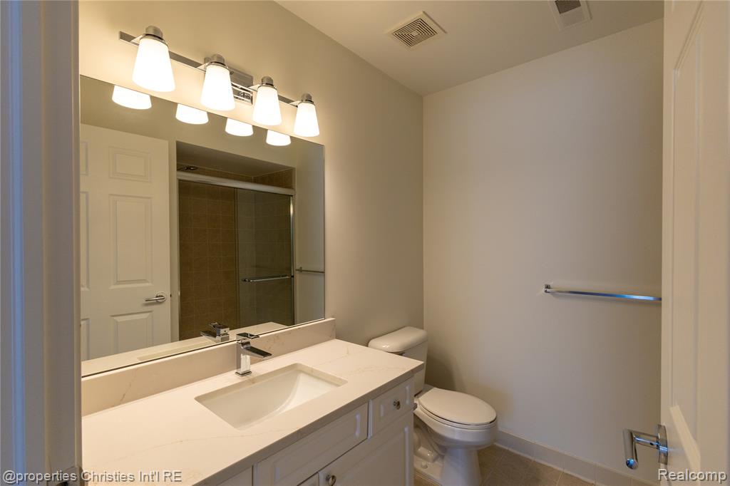 3645 Oakmonte Boulevard Rochester, MI 48306 - Photo 19 of 28 Gallery Image 19
