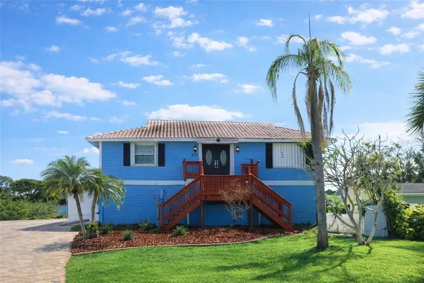 $695,800 | 303 Lagoon Drive, Palm Harbor, FL 34683