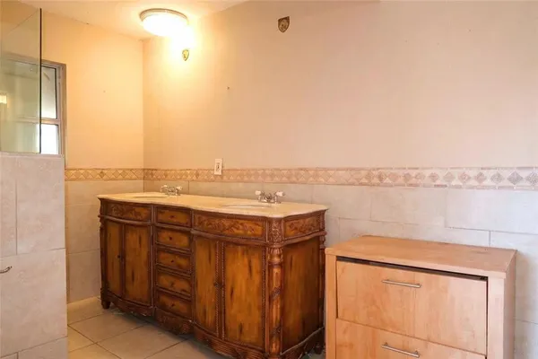 $695,800 | 303 Lagoon Drive, Palm Harbor, FL 34683