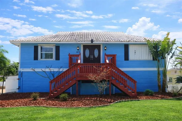 $695,800 | 303 Lagoon Drive, Palm Harbor, FL 34683