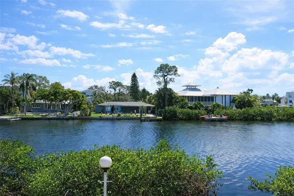 $695,800 | 303 Lagoon Drive, Palm Harbor, FL 34683