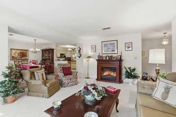 $475,000 | 11 Weatherly Drive, Unit 11, Salem, MA 01970