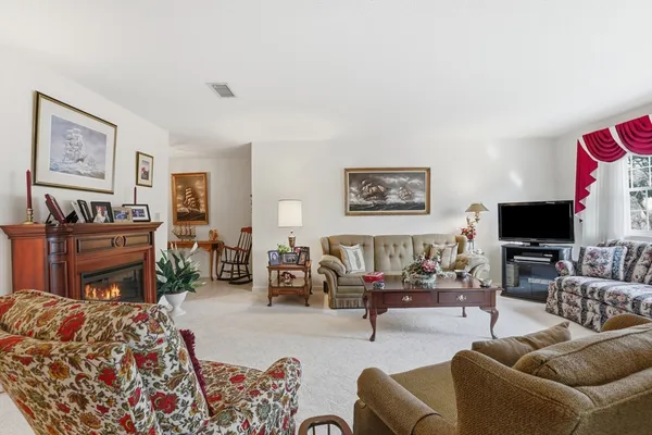 $475,000 | 11 Weatherly Drive, Unit 11, Salem, MA 01970