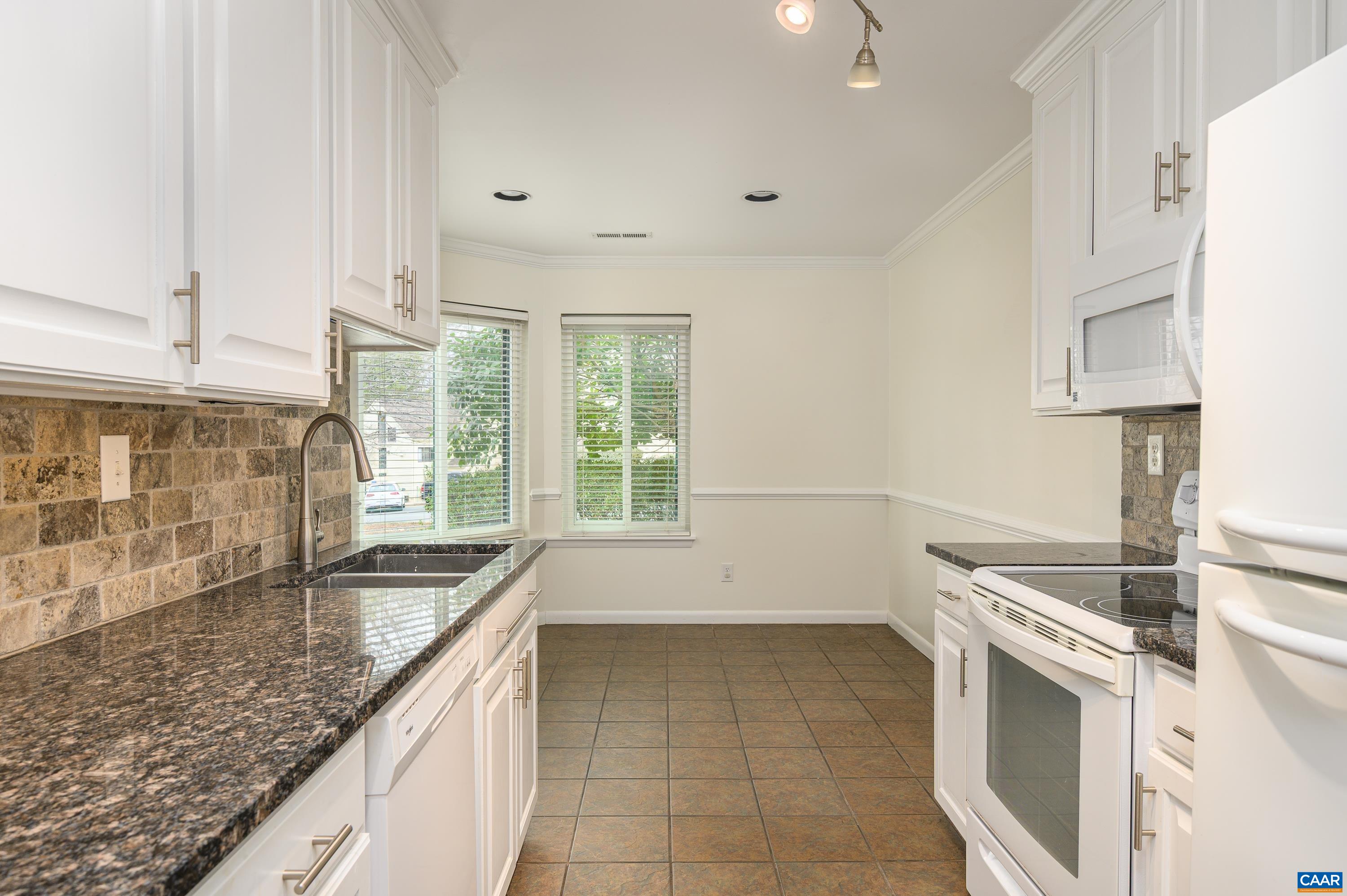 1207 Chatham Ridge Charlottesville, VA 22901 - Photo 7 of 24 Gallery Image 7