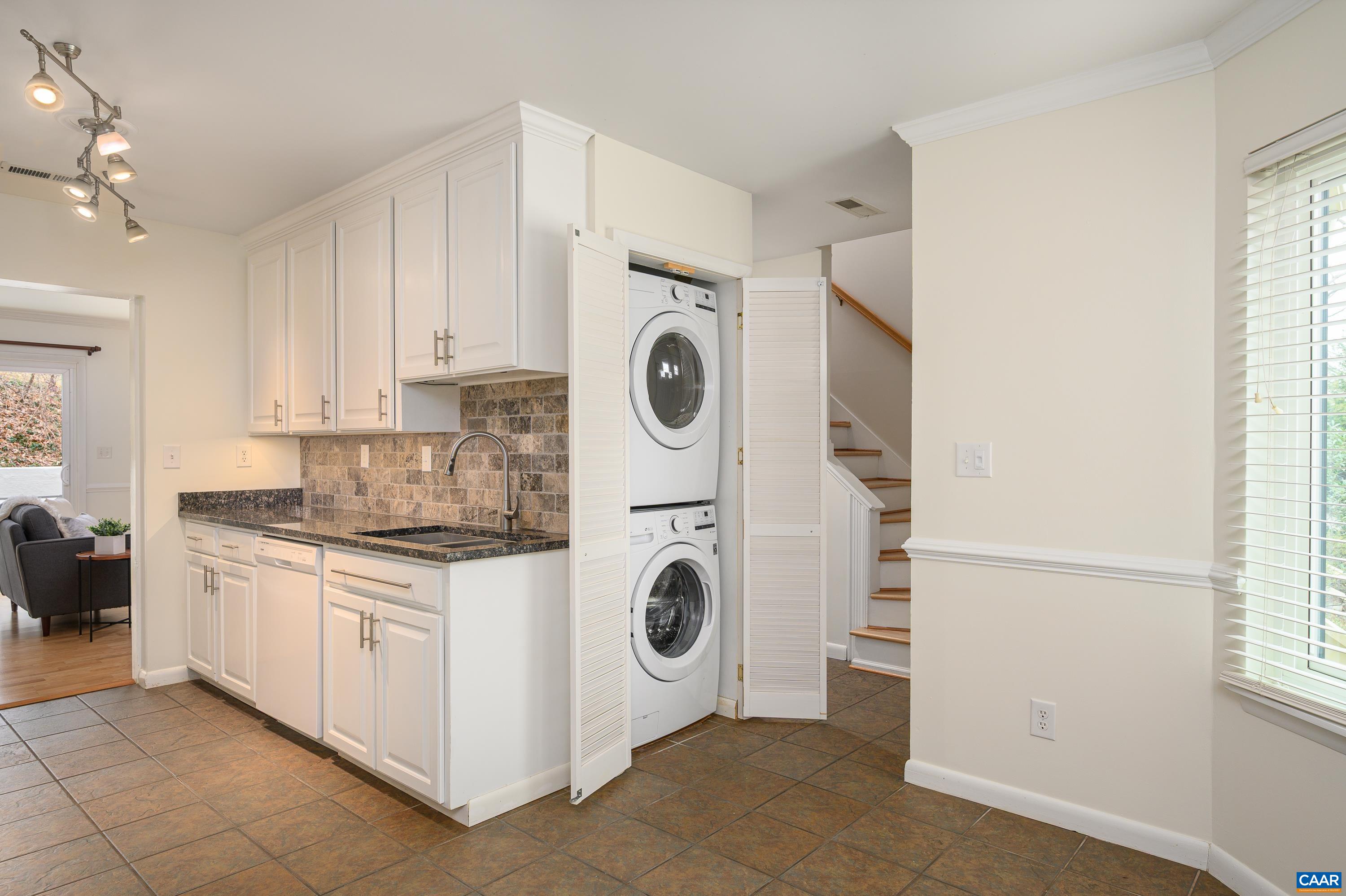 1207 Chatham Ridge Charlottesville, VA 22901 - Photo 8 of 24 Gallery Image 8