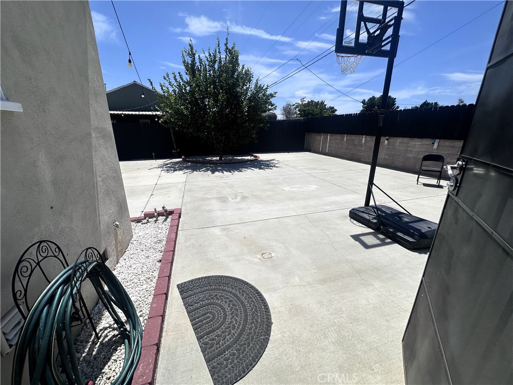 836 North Millard Avenue Rialto, CA 92376 - Photo 12 of 15