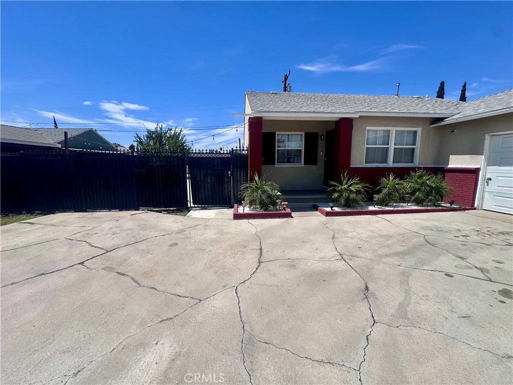 836 North Millard Avenue Rialto, CA 92376 - Photo 3 of 15