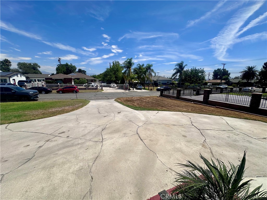 836 North Millard Avenue Rialto, CA 92376 - Photo 5 of 15