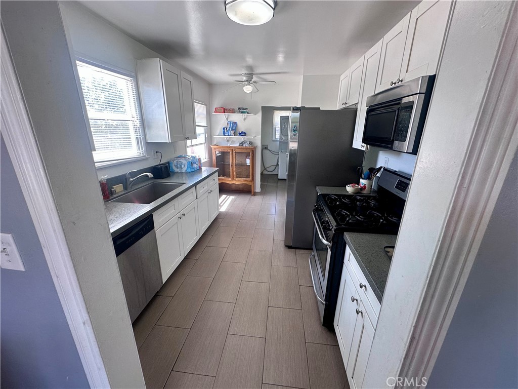 836 North Millard Avenue Rialto, CA 92376 - Photo 6 of 15