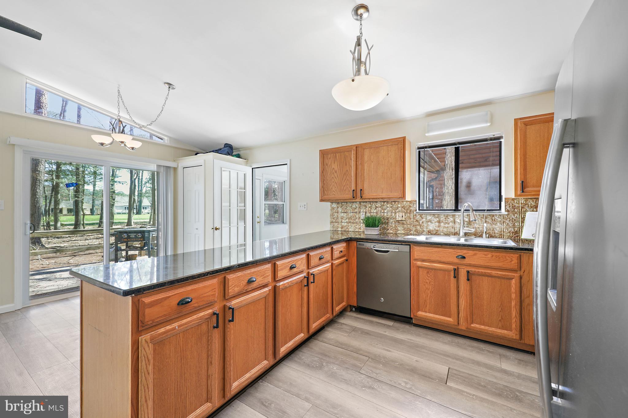 133 Windjammer Road Berlin, MD 21811 - Photo 10 of 50 Tin Tile Backsplash
