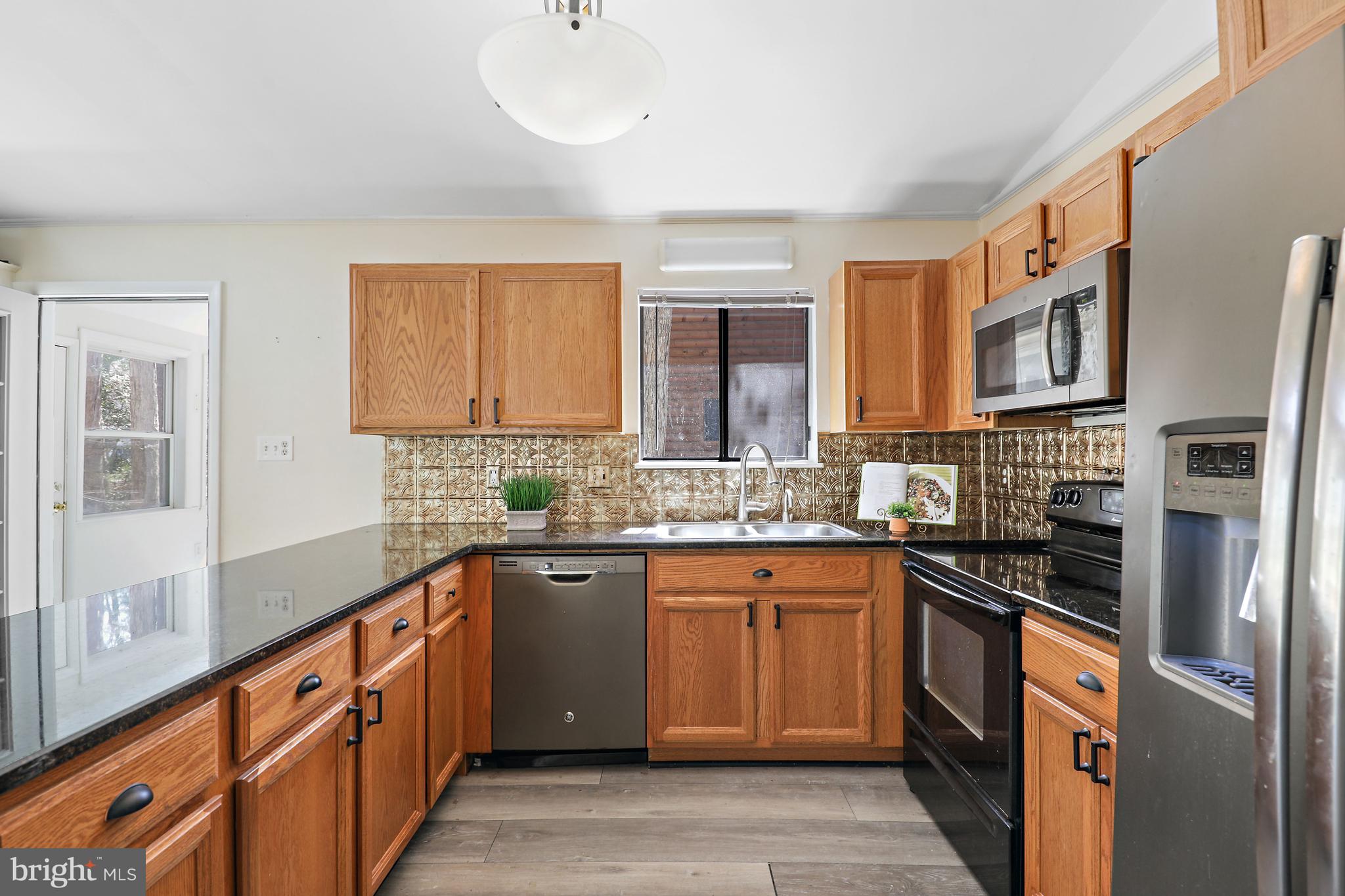 133 Windjammer Road Berlin, MD 21811 - Photo 11 of 50 Stainless Steel Appliances