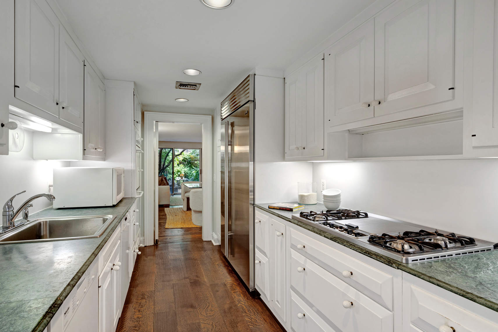 159 East 78th Street Manhattan, NY 10075 - Photo 6 of 20