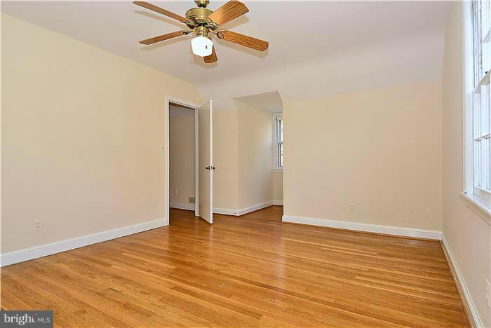 9204 Cedar Way Bethesda, MD 20814 - Photo 11 of 15 Bedroom (Master)