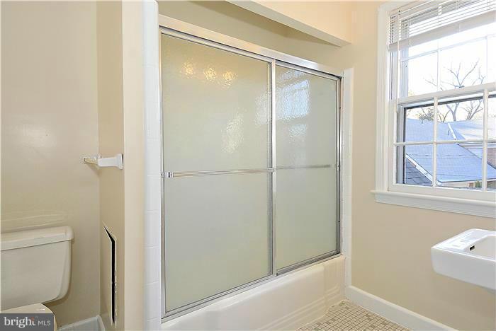 9204 Cedar Way Bethesda, MD 20814 - Photo 13 of 15 Bath (Master)