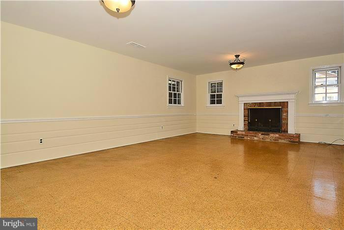 9204 Cedar Way Bethesda, MD 20814 - Photo 14 of 15 Family Room