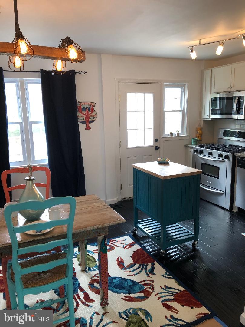 2751 Kirkleigh Road Baltimore, MD 21222 - Photo 8 of 21 Dining/Kitchen 2