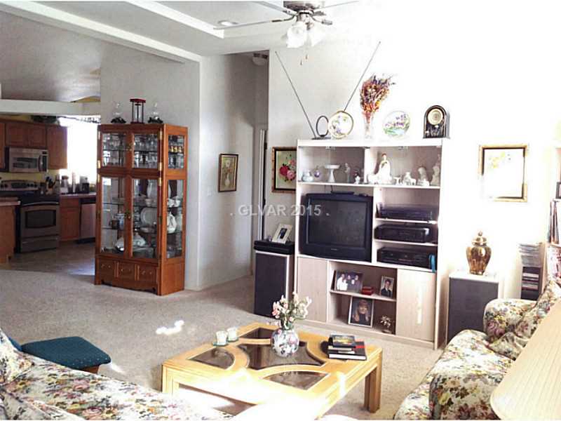 4550 Retread Road Pahrump, NV 89048 - Photo 3 of 22 Living Room.