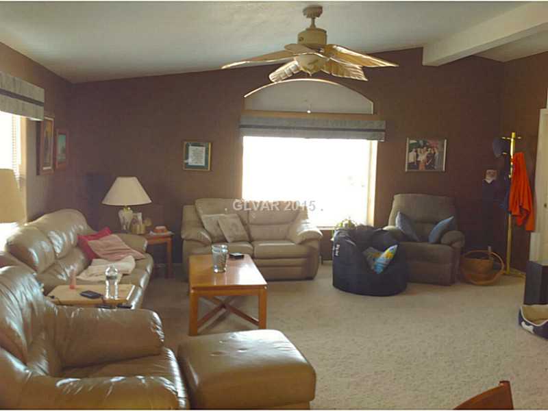 4550 Retread Road Pahrump, NV 89048 - Photo 10 of 22 Family Room.