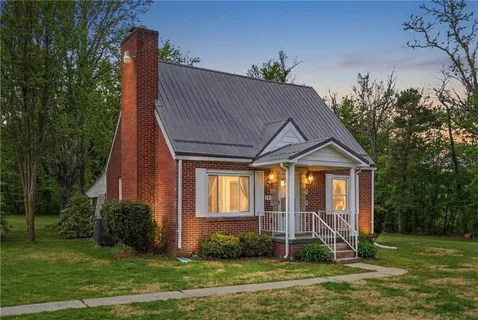 $190,000 | 345 Aley Hill Road, Beaver Falls, PA 15010