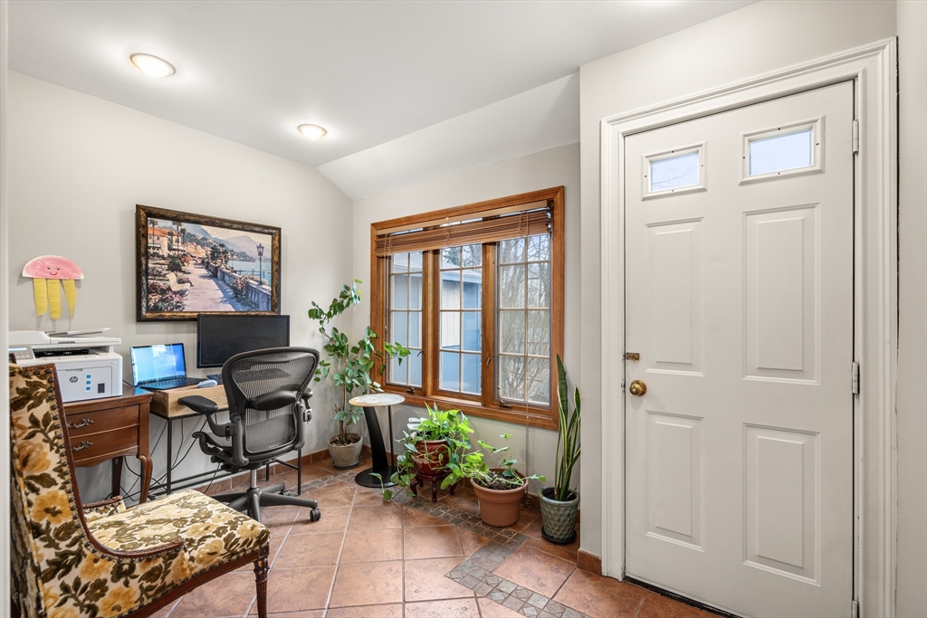 15 Loveland Road, Unit 15 Brookline, MA 02445 - Photo 23 of 29 Gallery Image 23