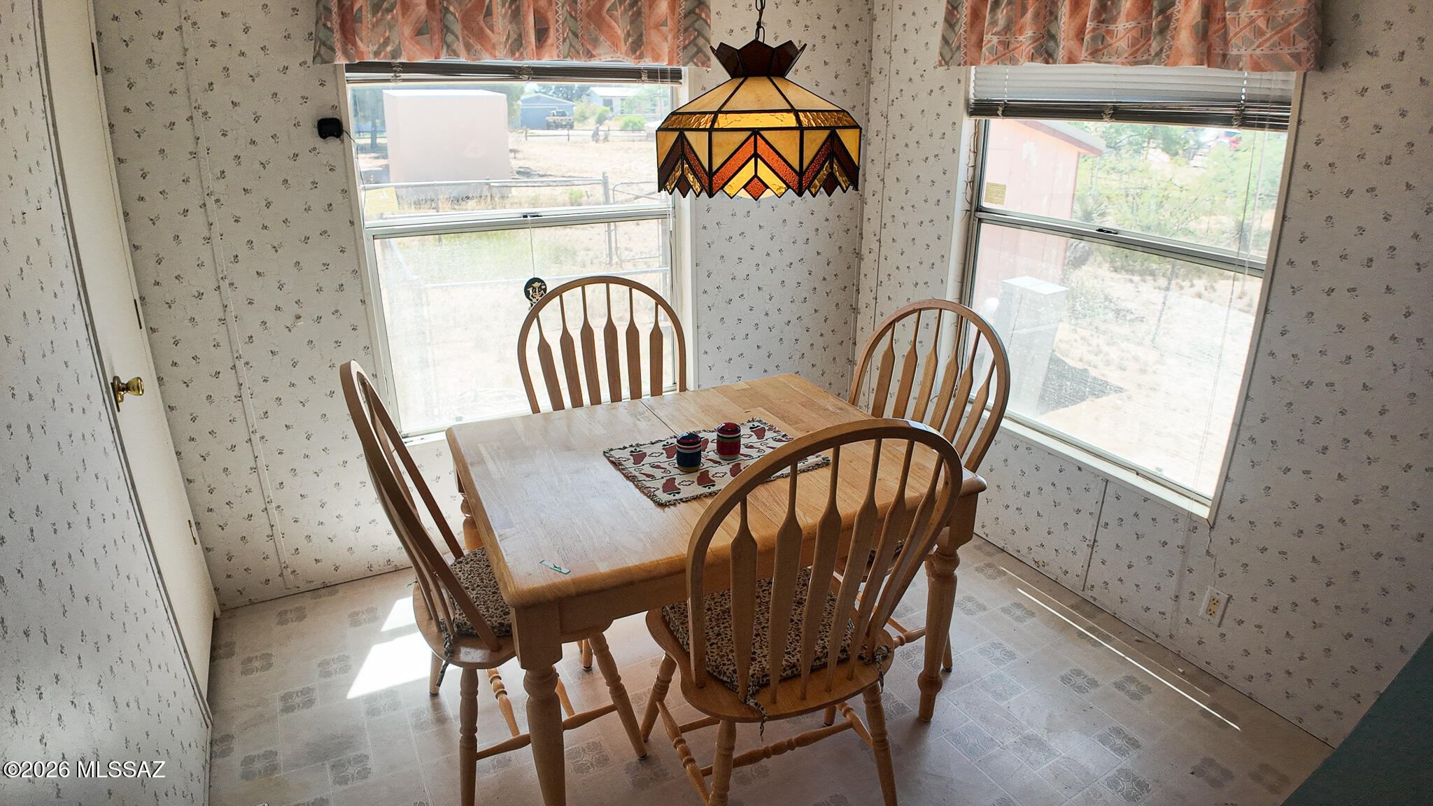 491 North Mescal Road Benson, AZ 85602 - Photo 8 of 19 Breakfast nook